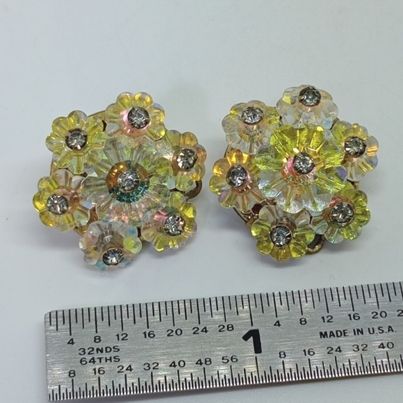 * vintage yellow & clear AB crystal rivioli flower shape clip on earrings - Picture 2 of 6